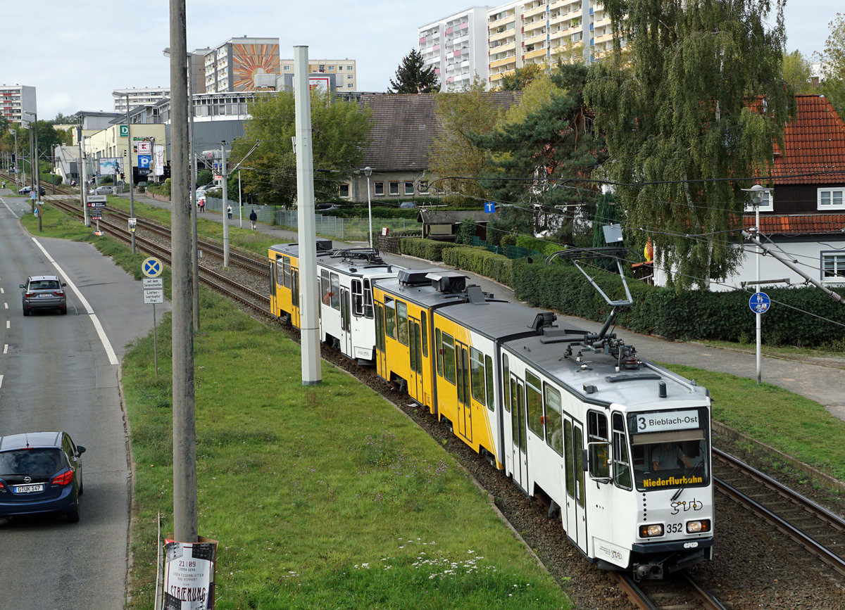 Strassenbahn Gera.
Impressionen vom 19. September 2019.
Auf den Tramlinien 2 und 3 stehen noch TATRA - BAHNEN im täglichen Einsatz.
Foto: Walter Ruetsch