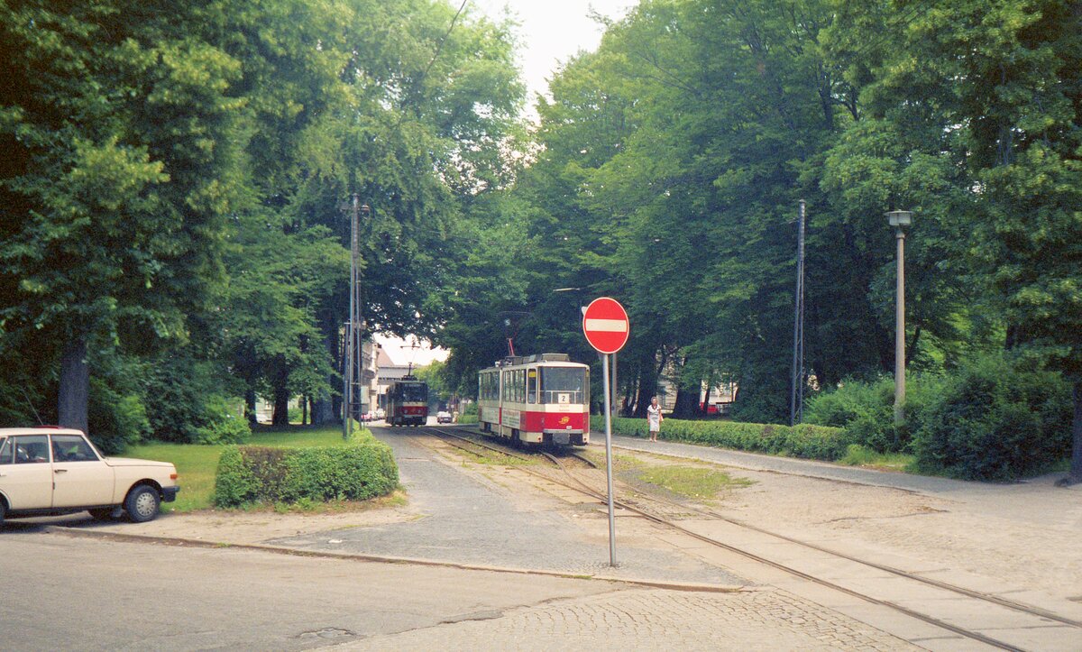 Straßenbahn Görlitz, Niederschlesien__Begegnung zweier KT4D auf Linie 2 auf dem Sechs-Städte-Platz.__28-06-1992 