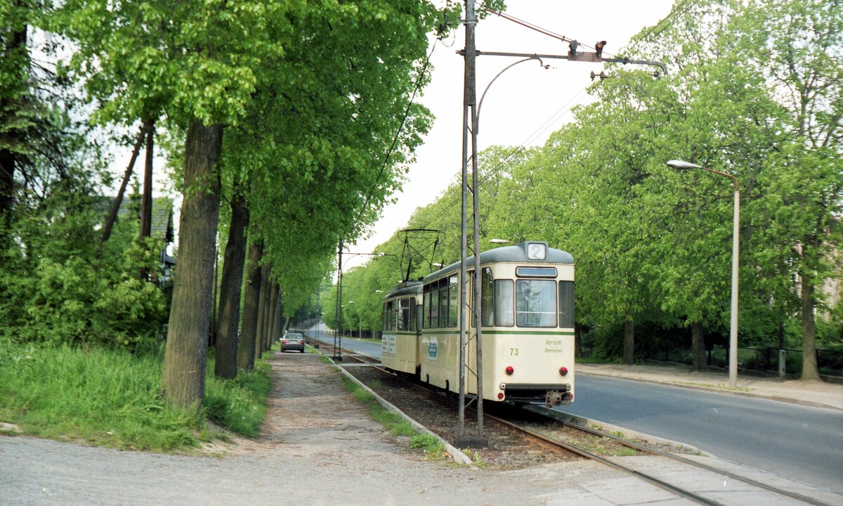 Straßenbahn Görlitz, Niederschlesien__Gotha-Zug auf Linie 2 mit Bw 73 [B57; 1960 VEB Gotha] von Biesnitz/Landeskrone Richtung Innenstadt.__31-05-1991