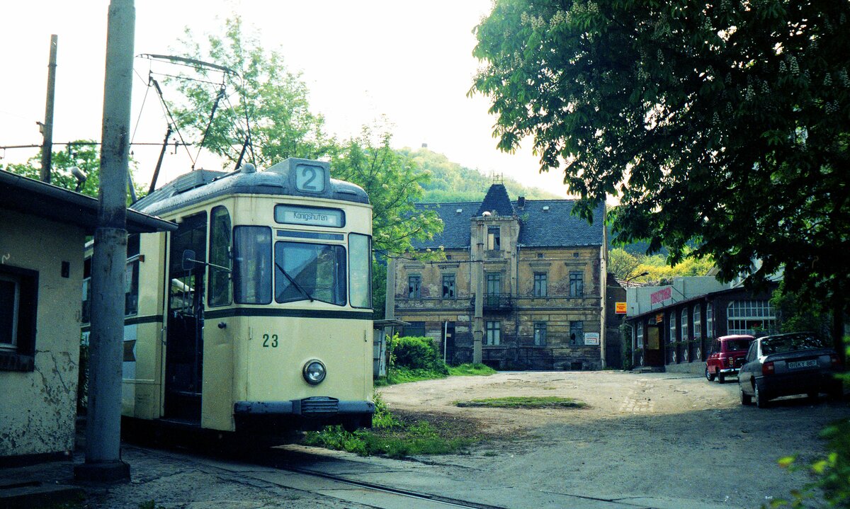 Straßenbahn Görlitz, Niederschlesien__Gotha-Zug mit Tw 23 [T2-62; VEB Gotha 1965; +1993] auf Linie 2 in Biesnitz Endschleife.__31-05-1991