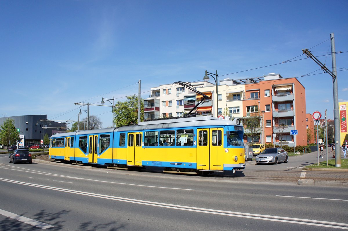 Straßenbahn Gotha / Thüringerwaldbahn: Duewag GT8NF der Thüringerwaldbahn und Straßenbahn Gotha GmbH - Wagen 508, aufgenommen im Mai 2016 in der Nähe der Haltestelle  Bertha-von-Suttner-Platz  in Gotha.