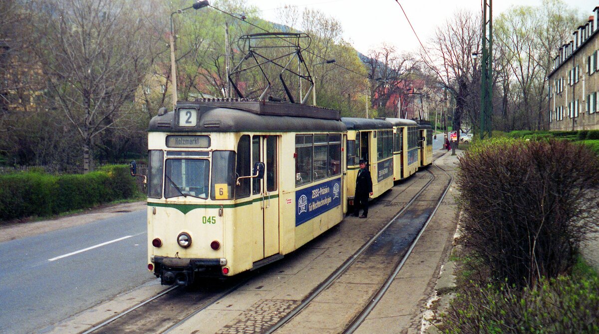 Straßenbahn Jena__Linie 2 mit Tw 045 an der Endstelle 'Jena-Ost' mit Stand-Tw.__17-03-90