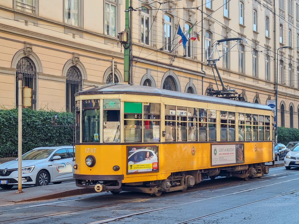 Straßenbahn Mailand Zug 1747 auf der Linie 5 nach Ortica, 25.07.2022.