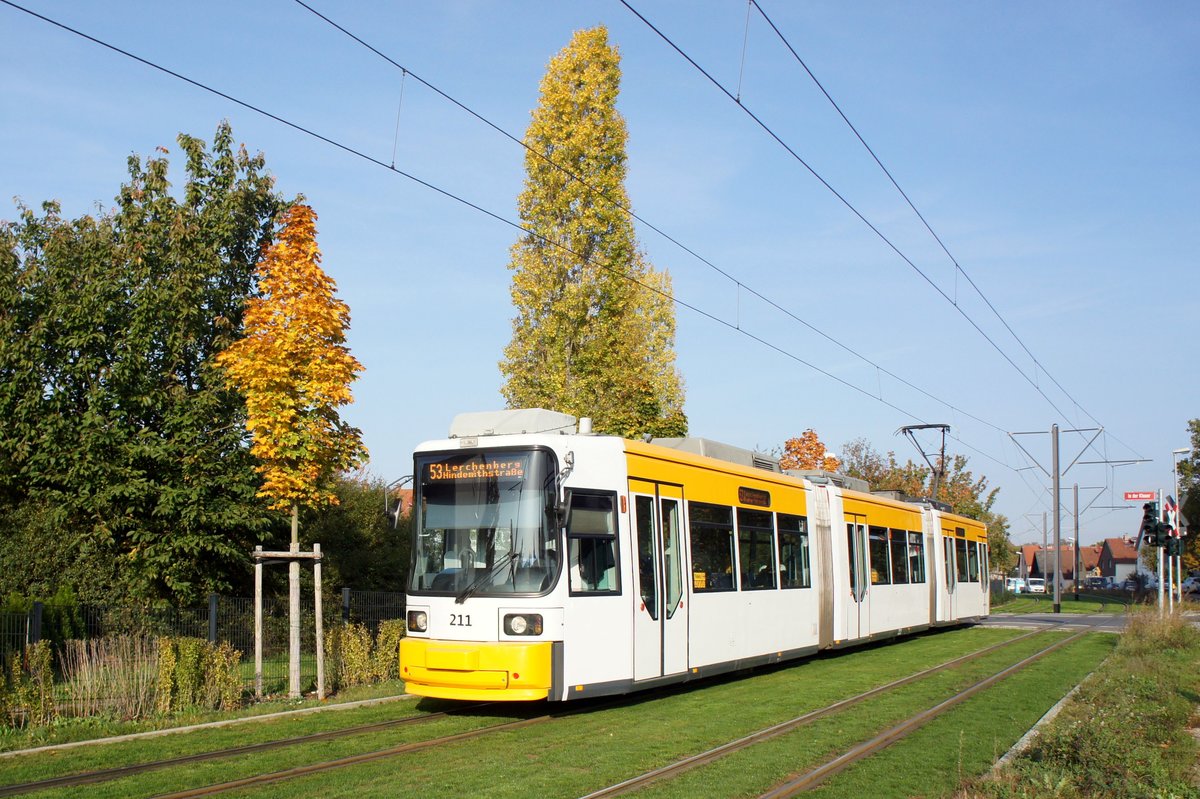 Straßenbahn Mainz / Mainzelbahn: Adtranz GT6M-ZR der MVG Mainz - Wagen 211, aufgenommen im Oktober 2017 in Mainz-Bretzenheim.