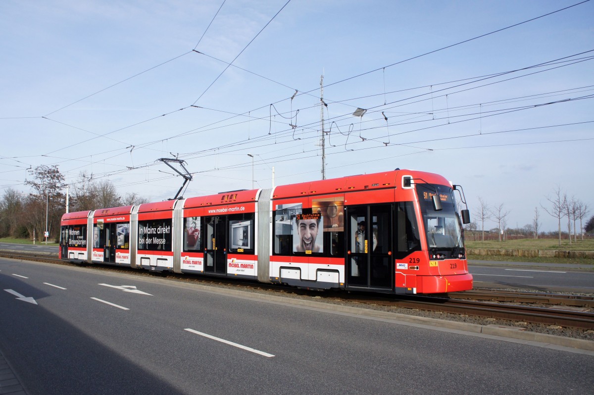 Straßenbahn Mainz: Stadler Rail Variobahn der MVG Mainz - Wagen 219, aufgenommen im Februar 2016 in Mainz-Hechtsheim.