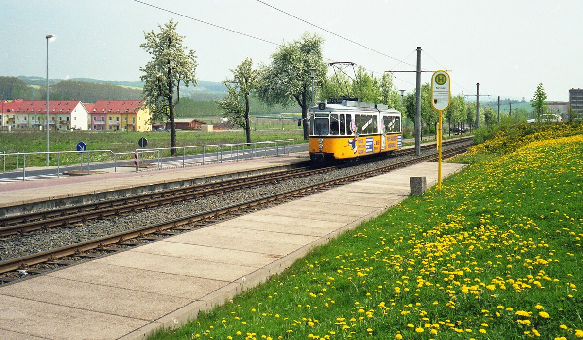 Straßenbahn Nordhausen__Tw 80 [GT4; ME 1962 ex SSB 577; 1991 nach Nordhausen] an der Endstation Nordhausen/Ost.__05-2000