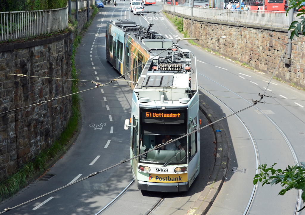 Straßenbahn Nr. 9468 der Stadtwerke Bonn (SWB) beim Hbf Bonn - 07.08.2014