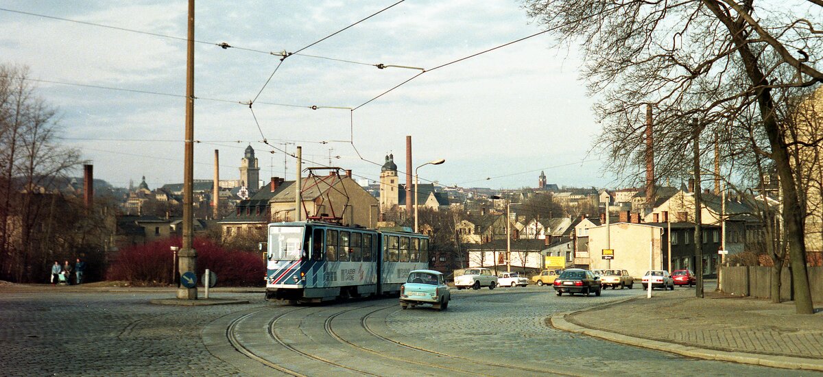 Straßenbahn Plauen__KT4DM auf Linie 5 Richtung Südvorstadt.__03-02-1990
