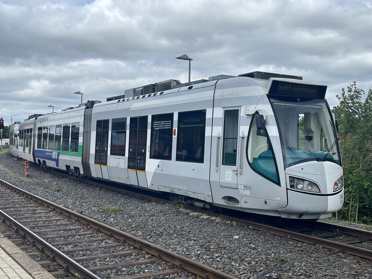 Stra�enbahn Regiotram Kassel | Alstom Regio Citadis / BR689 TW754 an der Haltestelle Bahnhof Wolfhagen (7.6.2026)