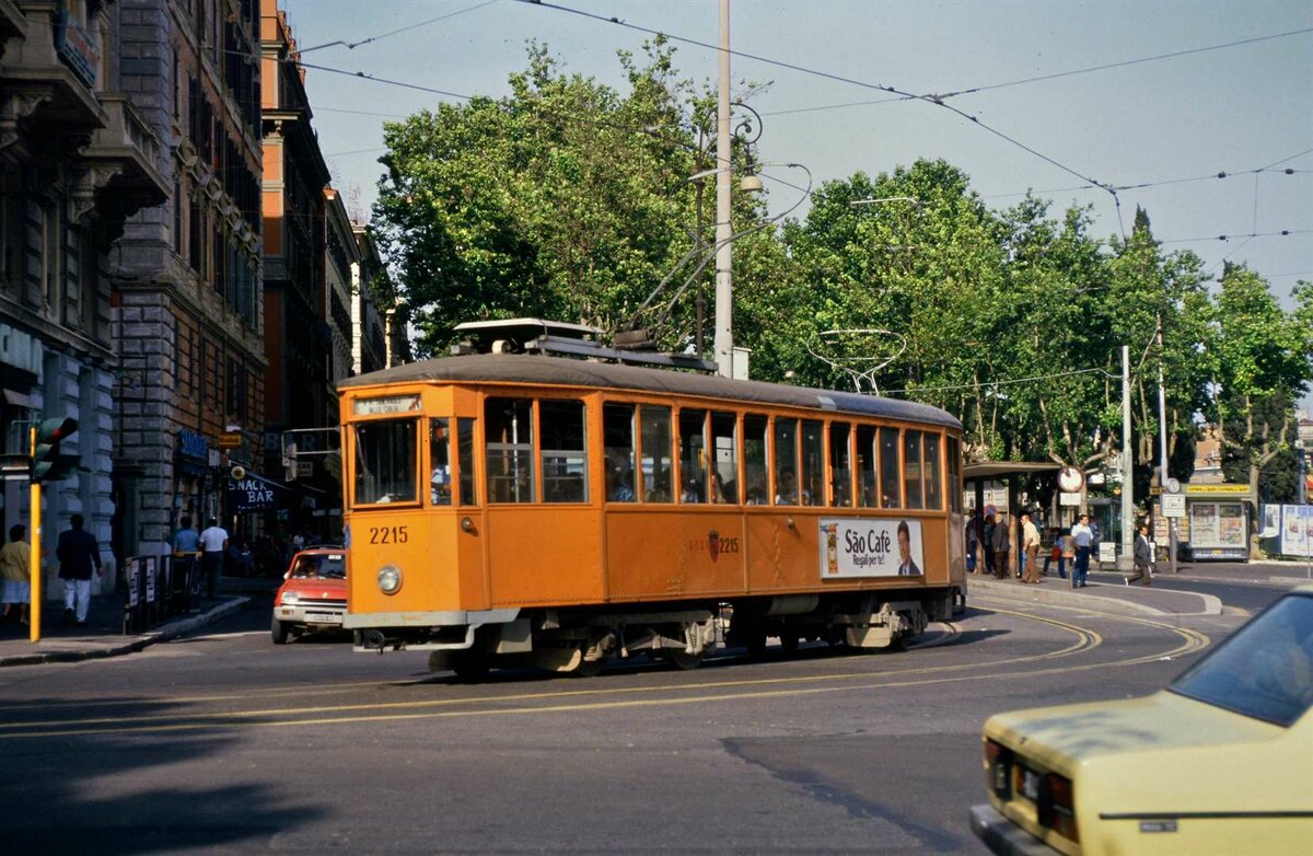 Straßenbahn Roms am 13.06.1987.