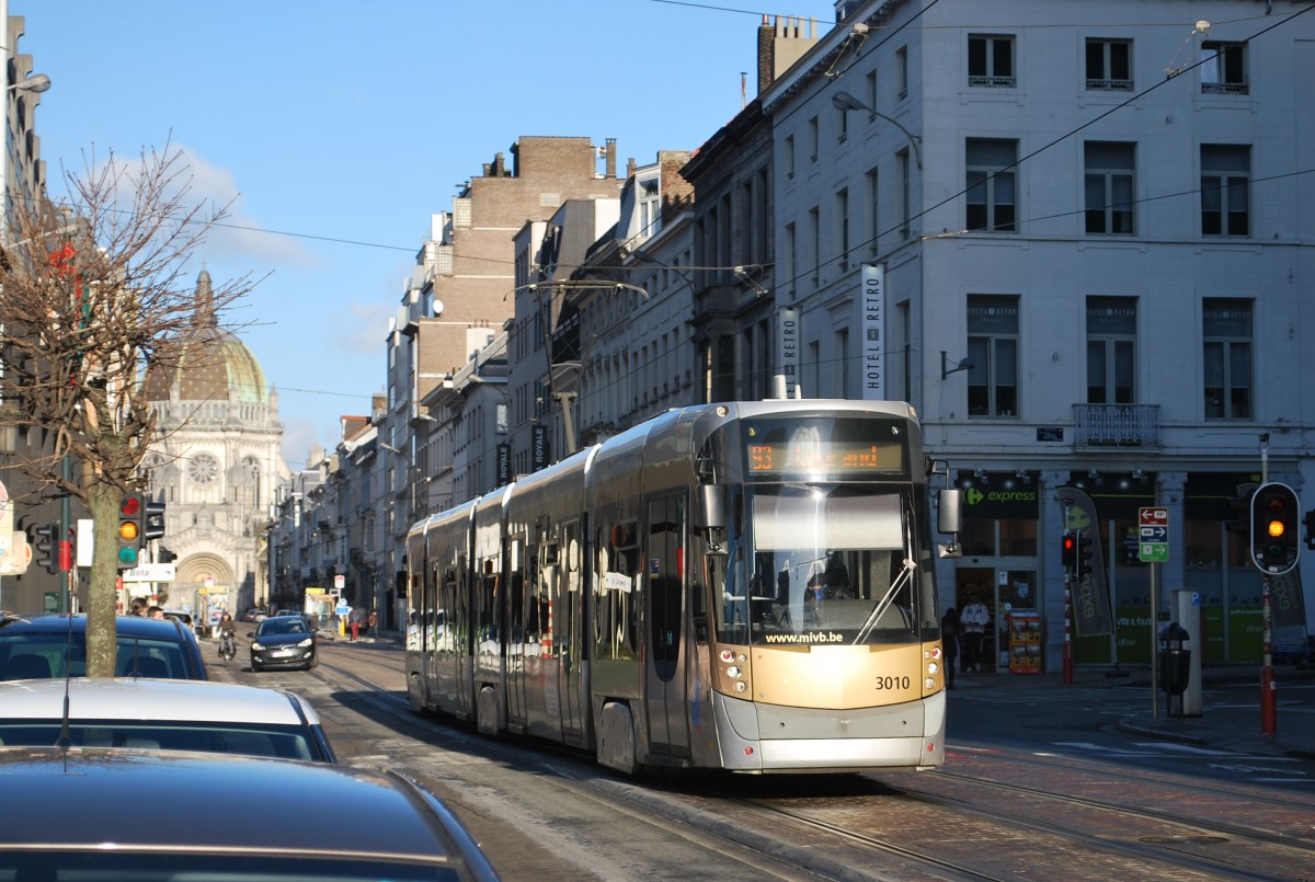 Straßenbahn der STIB in Sint-Joost-ten-Node (Brüssel) am 17. Janaur 2016