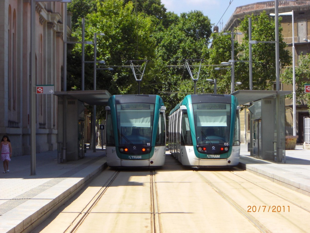 Straßenbahn T4 nach Estació de Sant Adrià in Forum am 20.07.2011