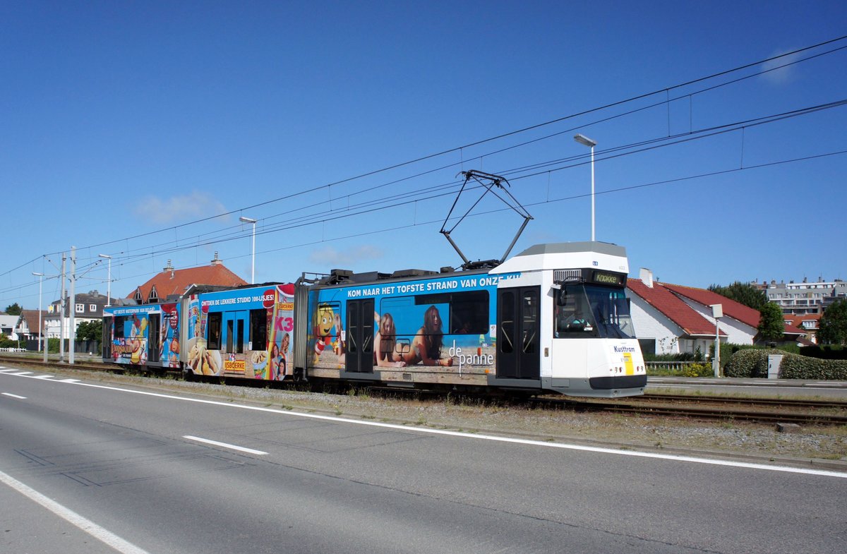 Straßenbahn (Tram) Belgien / Kusttram: BN / ACEC - Wagen 6022 von De Lijn, aufgenommen im Juni 2017 in Zeebrugge.