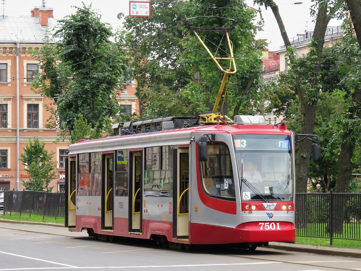 Straßenbahn-Triebwagen 71-623 Nr. 7501 in St. Petersburg, 10.9.17