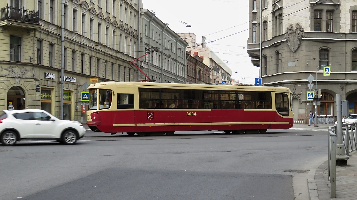 Straßenbahn-Triebwagen LM-68M2 Nr. 3604 in St. Petersburg, 10.9.17