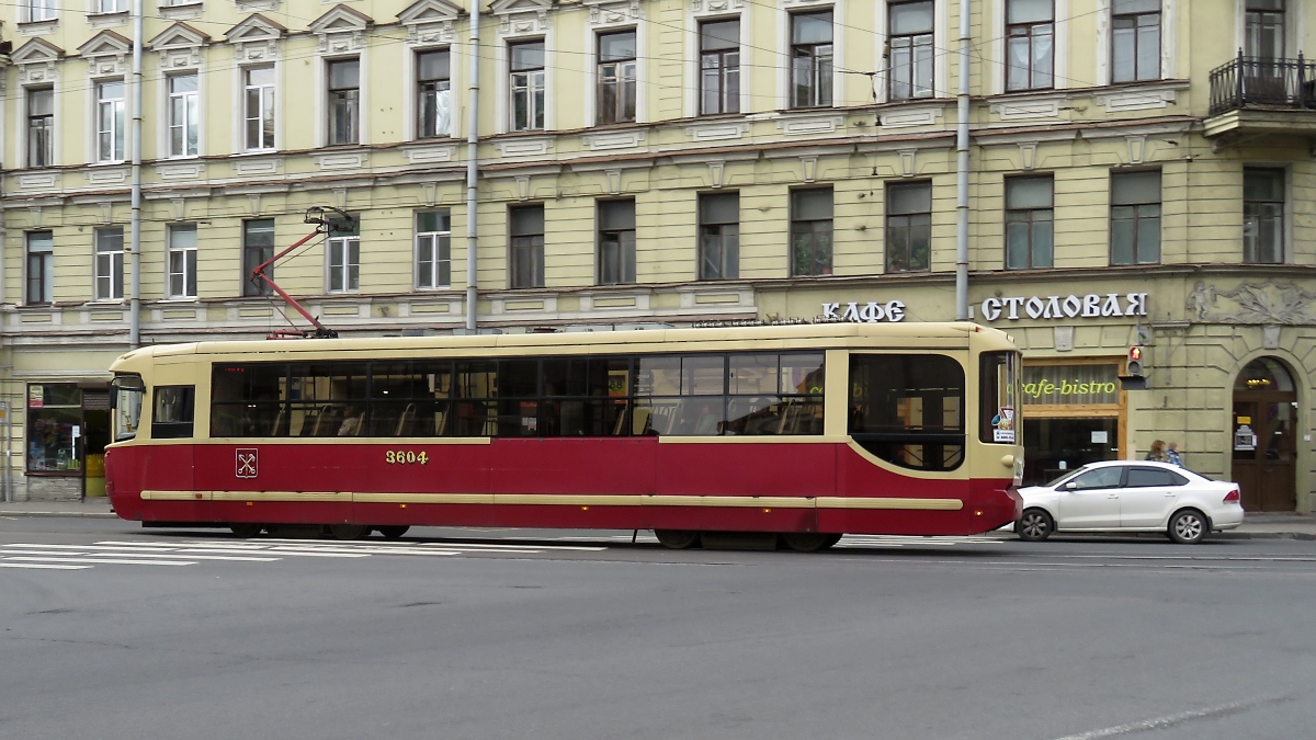Straßenbahn-Triebwagen LM-68M2 Nr. 3604 in St. Petersburg, 10.9.17