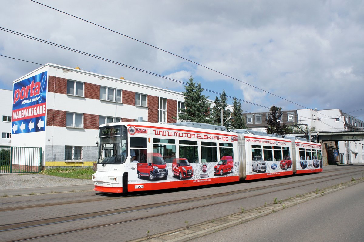 Straßenbahn Zwickau: MAN / AEG GT6M der SVZ Zwickau - Wagen 905, aufgenommen im August 2016 an der Haltestelle  Steinkohlenwerk / Glück-Auf-Center  in Zwickau.