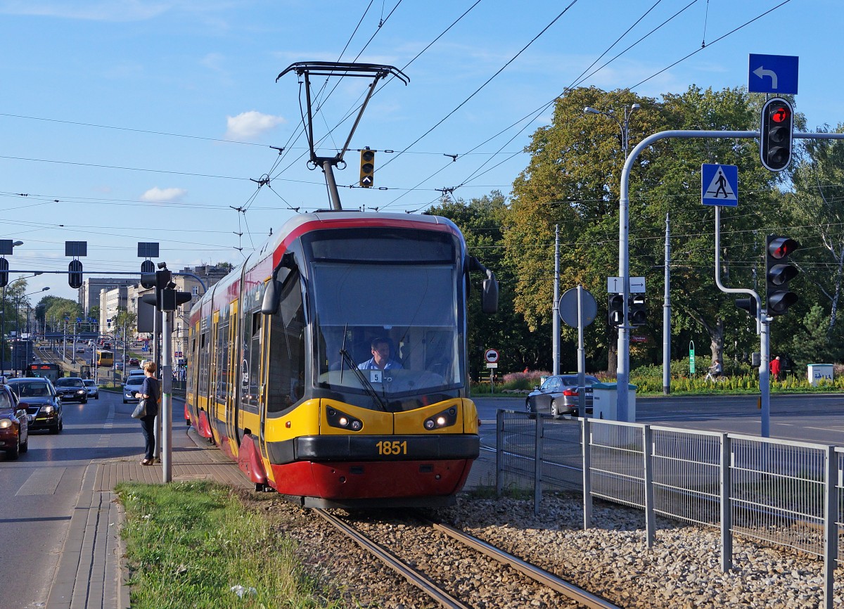 STRASSENBAHNBETRIEBE IN POLEN
Strassenbahn LODZ
Niederflurgelenkwagen Nr. 1851 des Typs PESA 122 N
aufgenommen am 20. August 2014 
Foto: Walter Ruetsch