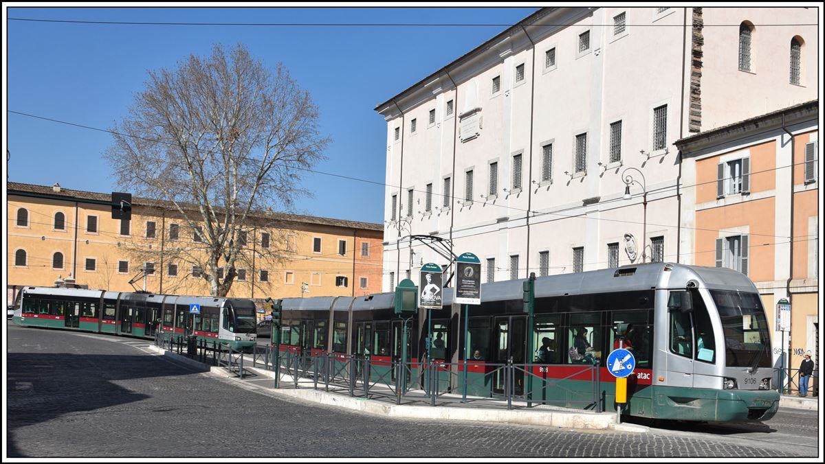 Strassenbahnlinie 3 mit Cityway I 9106 und 9122 bei der Haltestelle Porta Portese im Römer Stadtteil Trastevere. (24.02.2020)