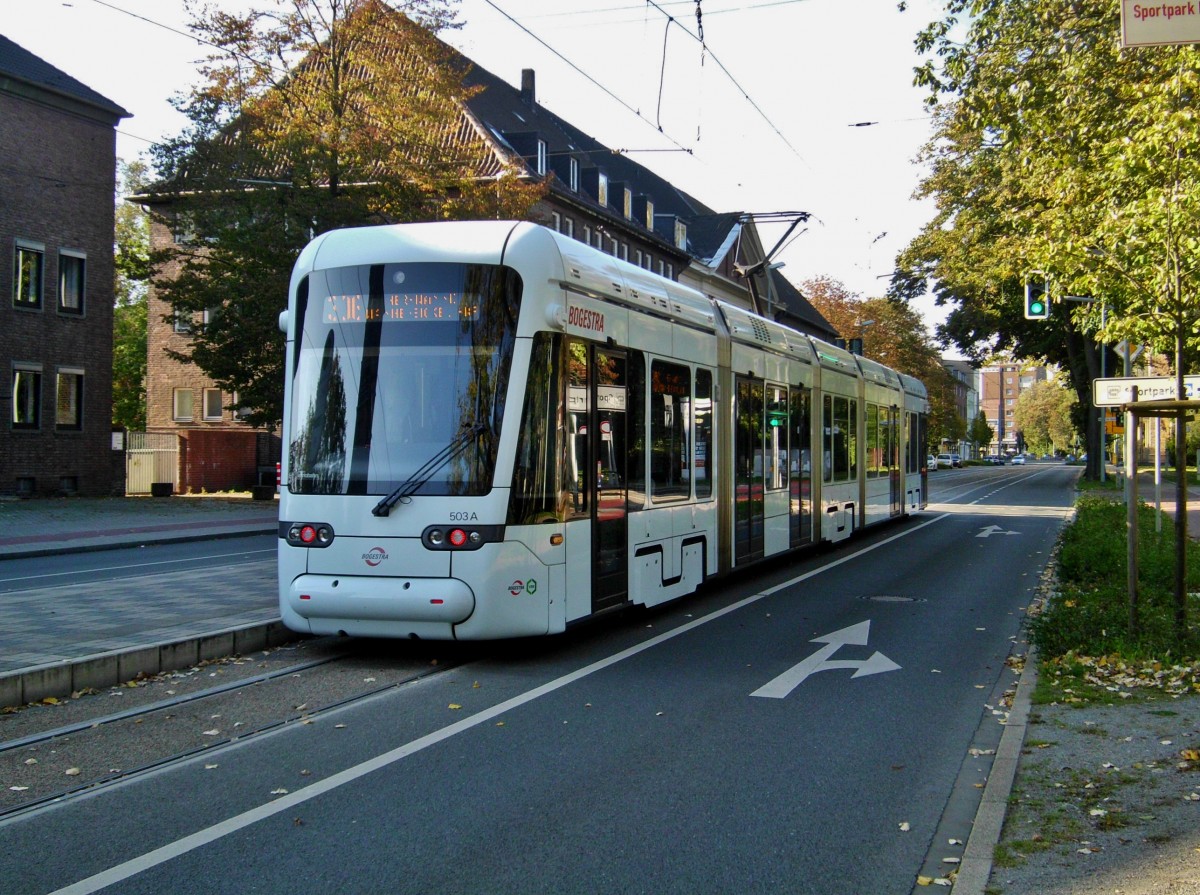 Straßenbahnlinie 306 nach Herne Wanne-Eickel Hauptbahnhof an der Haltestelle Herne Wanne-Eickel Im Sportpark.(4.10.2014)
