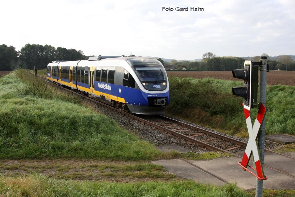 Strecke Haller Willem:
NWB VT 643310 am 23.9.2014 um 09.11 Uhr zwischen Sutthausen und Hörne auf dem Weg zum Hauptbahnhof Osnabrück.