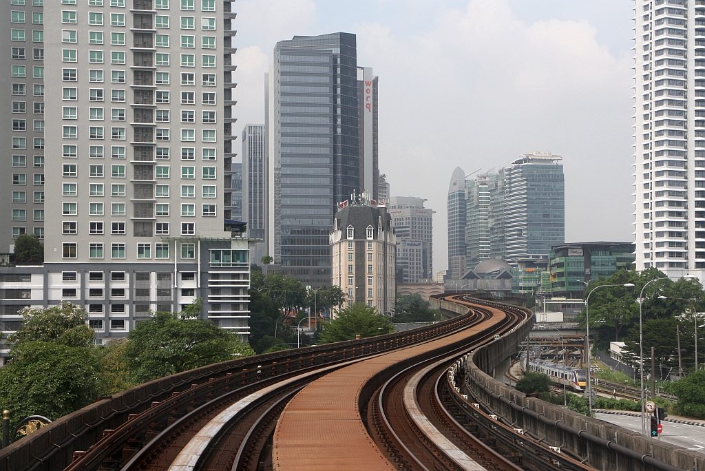 Streckenabschnitt der rapidKL Kelana Jaya Line (KJ) zwischen den Stesen's Pasar Seni (KJ14) und KL Sentral (KJ15). - Bild vom 12.März 2024.