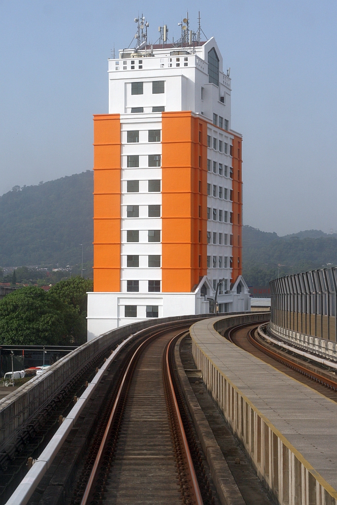 Streckenabschnitt der rapidKL MRT Putrajaya Line (PY) zwischen den Stesen's Sri Damansara Timur (PY08) und Sri Damansara Sentral (PY07) am 12.März 2024.