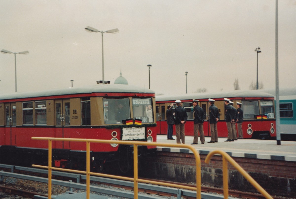 Streckenerffnung Potsdam - Berlin nach der Wende. Aufgenommen am 01.04.1992 Bahnhof Potsdam Stadt.