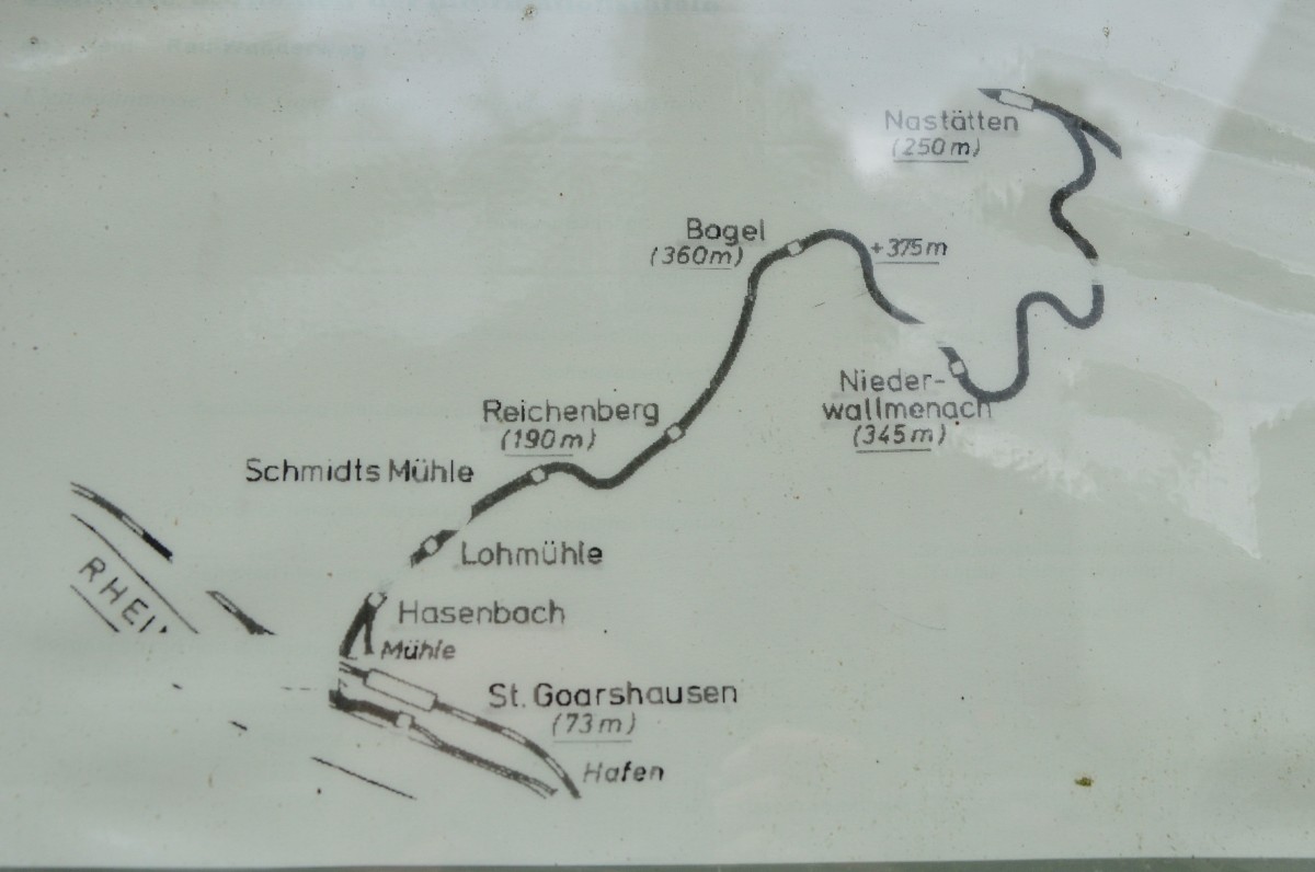Streckenplan der ehemaligen nassauischen Kleinbahn von Nassstätten nach St. Goarshausen. Fotografiert am 21.6.2015