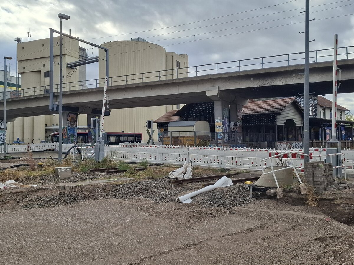 Streckensperrung mit entfernten Gleisen am 17.08.2026 in Erfurt Nord. Hier wurde die ehemalige Bahnhofsunterf�hrung entfernt und zugesch�ttet, sowie gro�z�gig ausgekoffert.