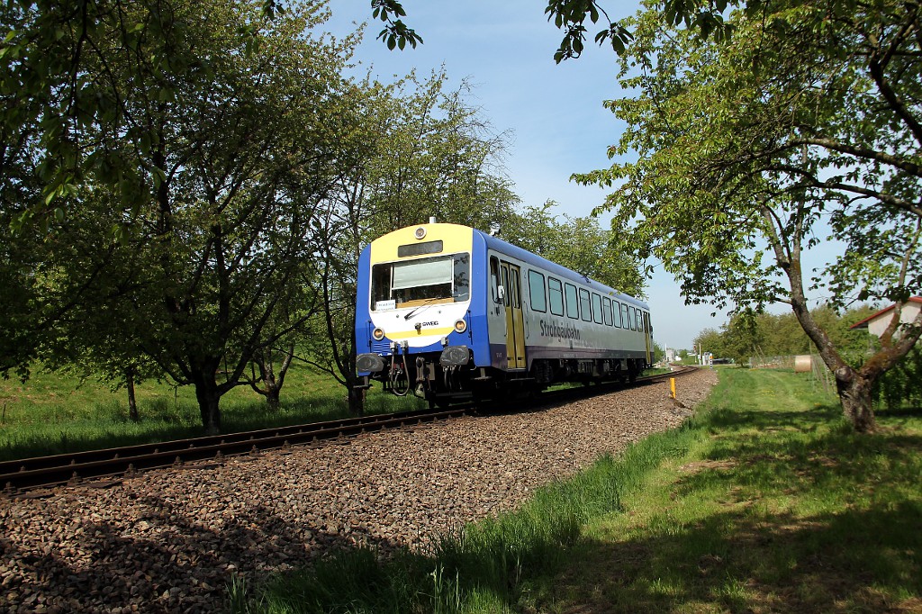 Strohgäu-NE 81 (VT 413) als SWE 71712 kurz vor Kappelrodeck (29.04.2015)