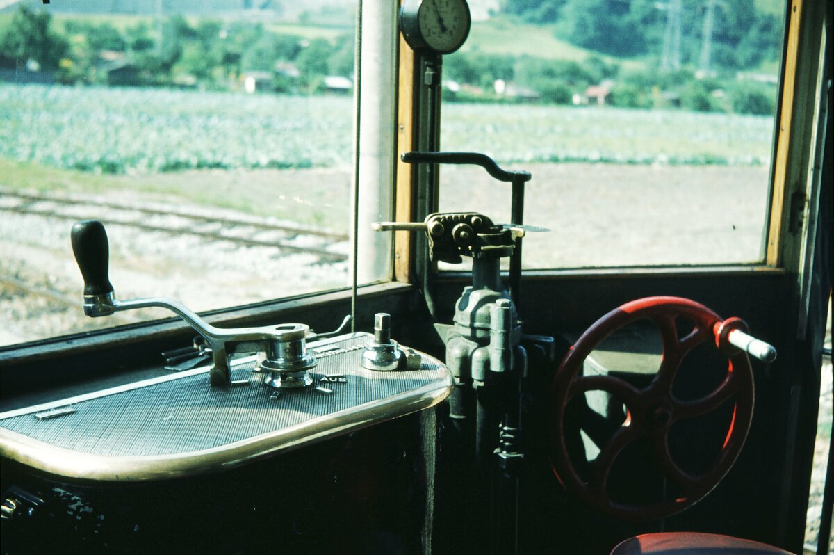 Stubaitalbahn__Fahrerplatz im Tw von 1904.__18-08-1973