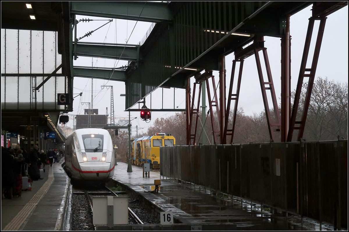 Stuttgart Hbf, Gleis 16 -

05.01.2019 (M)