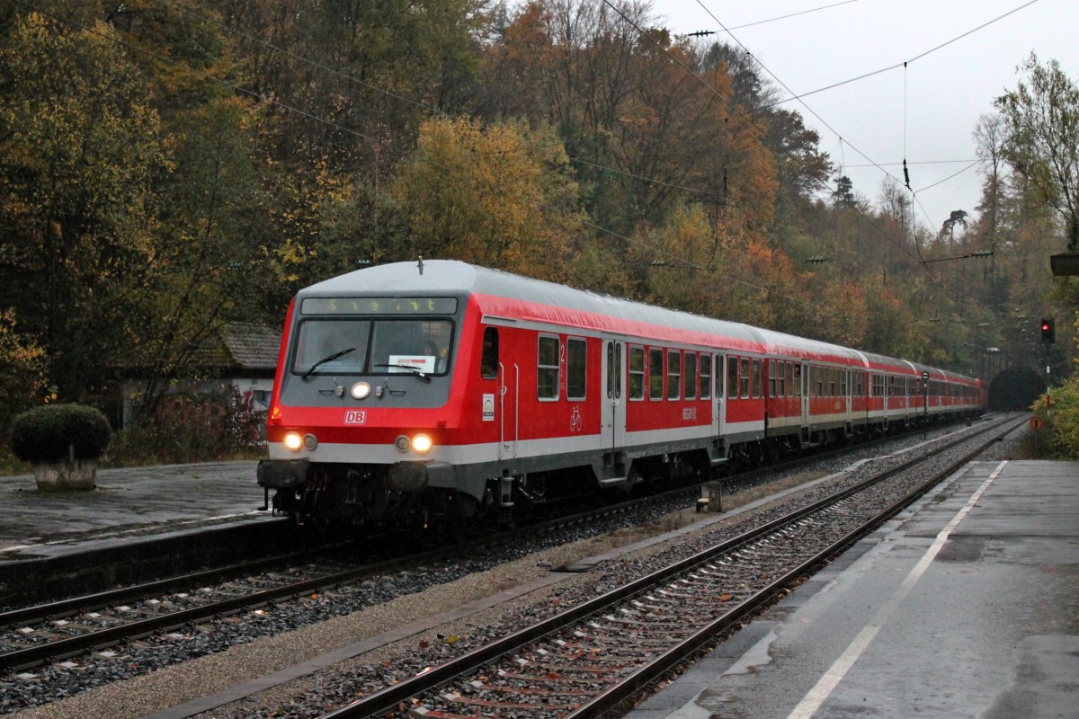 Stuttgarter Wittenberger D-DB 50 80 80-35 168-9 zusammen mit 111 161-6 als RE 19000 (Stuttgart Hbf - Kirchzarten) kurz vor ihrem Ziel in Freiburg Wiehre. (10.11.2013)