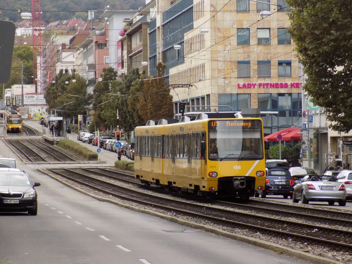 Stuttgart,
hier zwischen Berliner Platz (Hohe Straße) und Schloss-/Johannesstraße fährt eine DT8.S 4231/4232 als U2 nach Botnang.