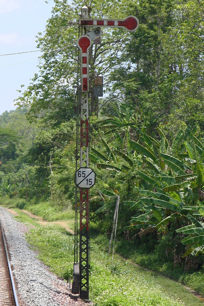 Südliches Einfahrsignal der Huai Rai Station, Blickrichtung Chiang Mai, am 19.Mai 2018.