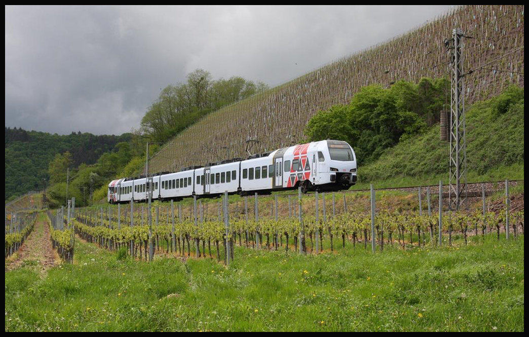 Süwex ET 429105 nach Saarbrücken am 30.4.2018 um 14.46 Uhr bei Kanzem.