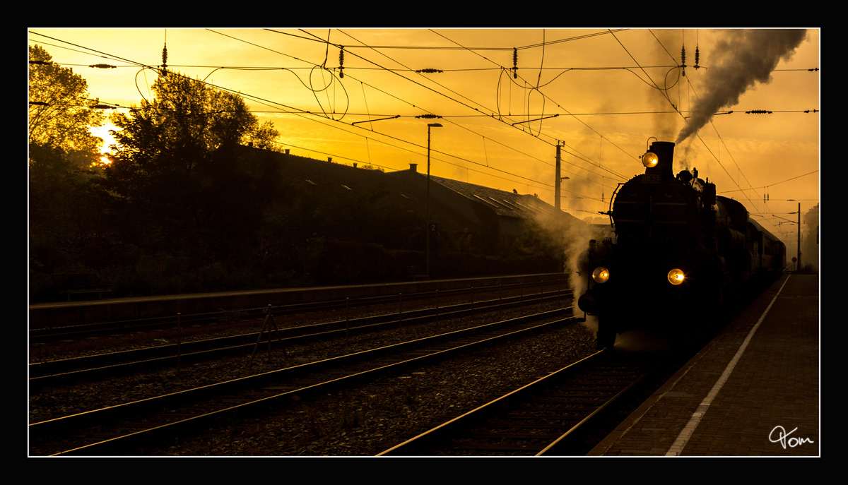 Sunsrise - 310.23 beim Halt in Kritzendorf 28_10_2016.jpg