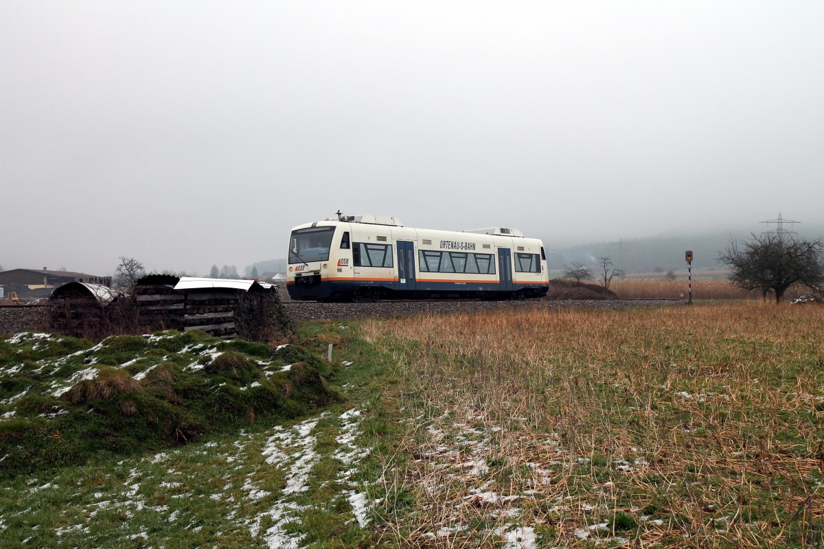SWE 87787 mit VT 525 kurz vor Biberach (23.01.2013)
