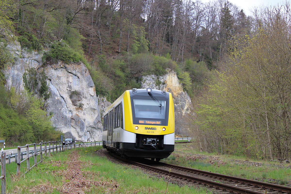 SWEG 622 318 ist als RB66 nach Tübingen Hbf unterwegs und erreicht gerade den Abzweig Inzigkofen