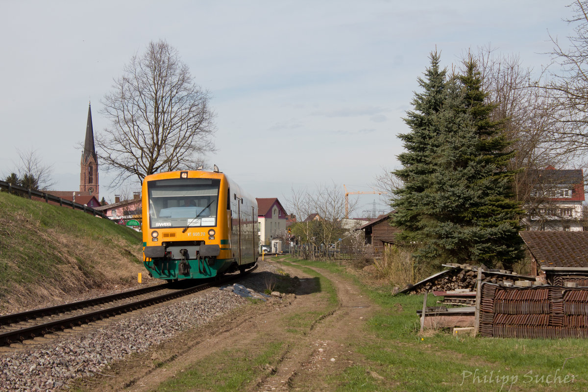 SWEG VT 650.79 als SWE74287 hat soeben den Bahnhof Eichstetten am Kaiserstuhl verlassen. Aufgenommen am 23.03.2017.