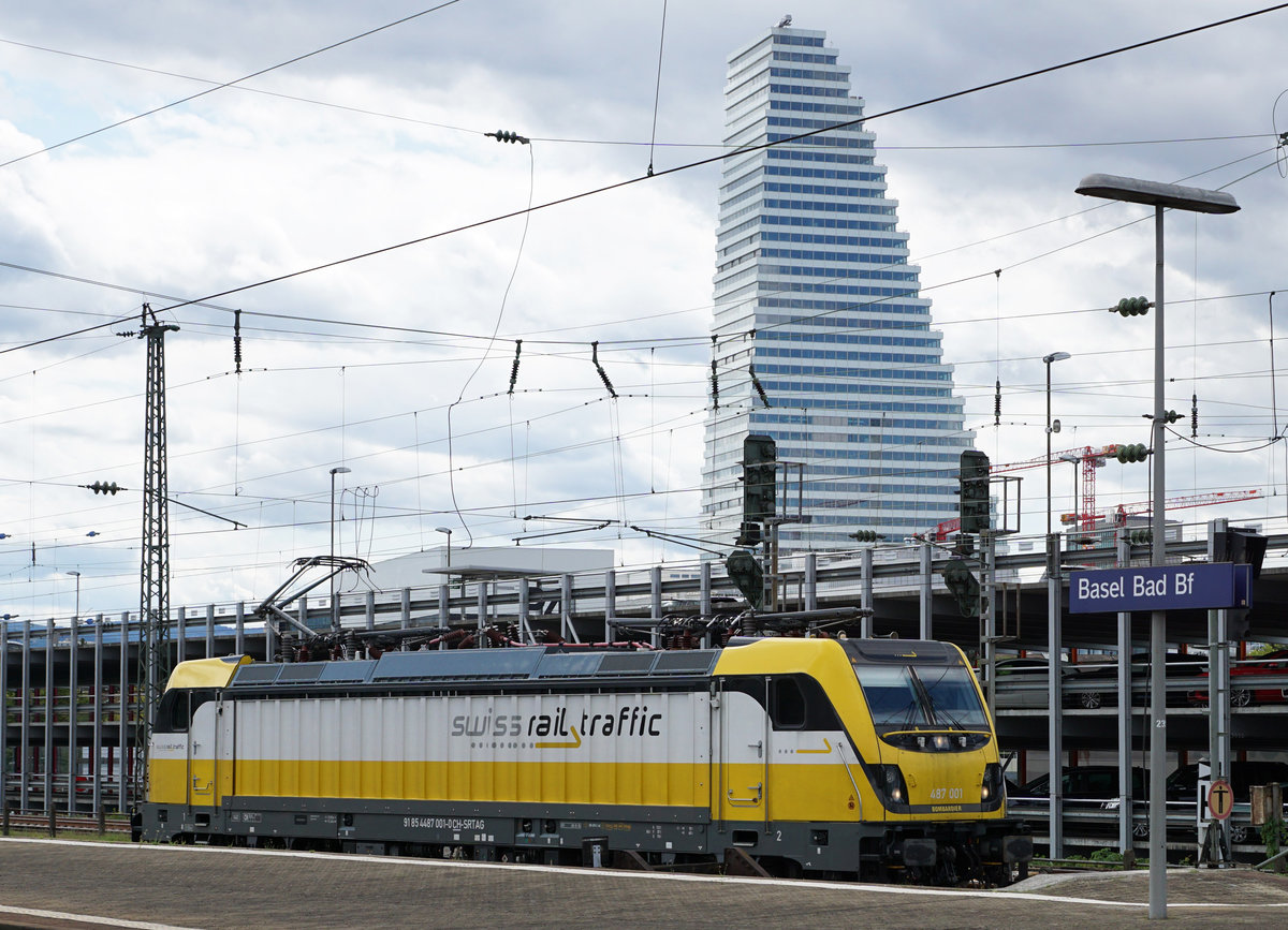 SWISS RAIL TRAFFIC AG
Rem 487 001 auf Rangierfahrt am 10. August 2018 in Basel Badischer Bahnhof.
Foto: Walter Ruetsch 