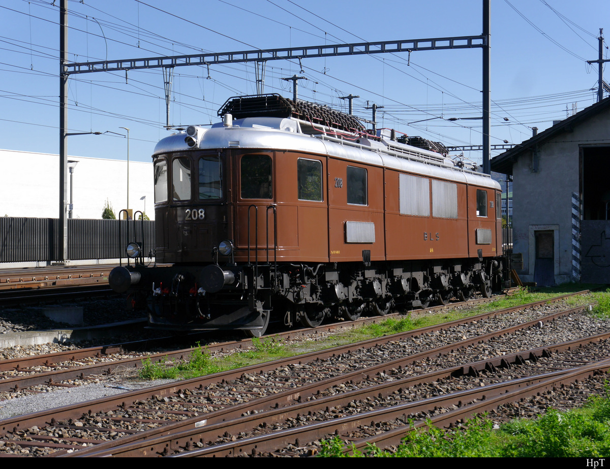 Swisstrain / ex BLS - Ae 6/ 208 abgestellt in Sissach am 26.10.2019