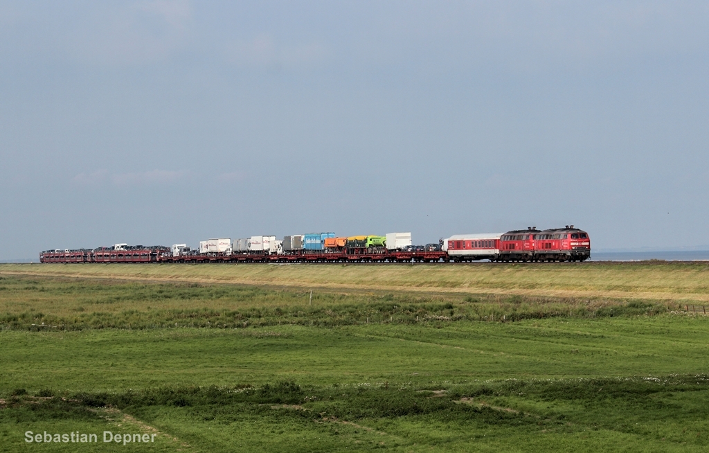 Syltshuttle bei Klanxbll nach Niebll am 28.8.13