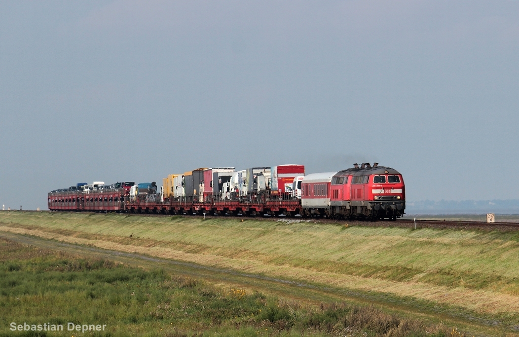 Syltshuttle bei Klanxbll nach Niebll am 28.8.13