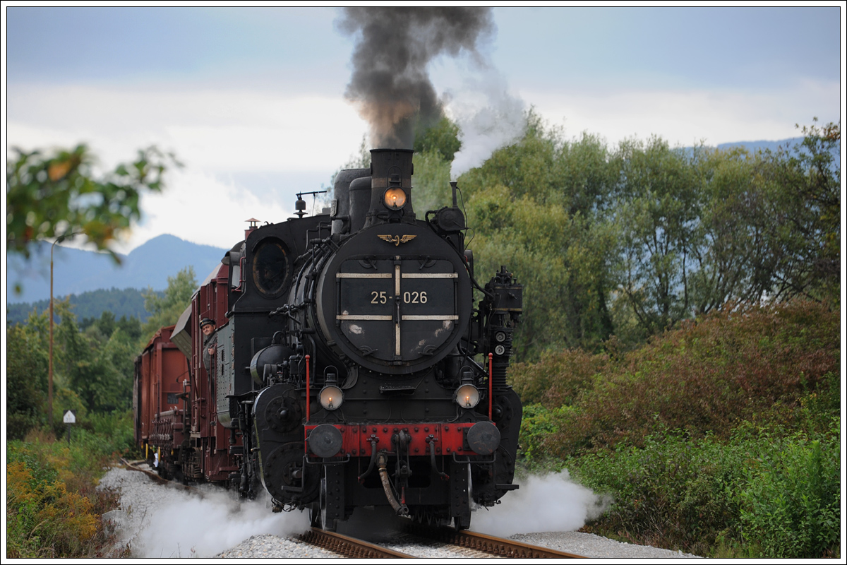 SZ 25-026 bei ihrer Probefahrt im Industriegebiet in Celje am 24.9.2015.