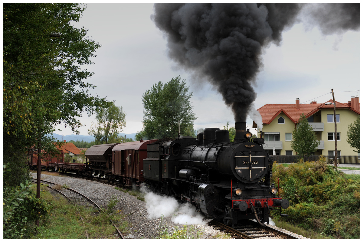 SZ 25-026 bei ihrer Probefahrt im Industriegebiet in Celje am 24.9.2015.