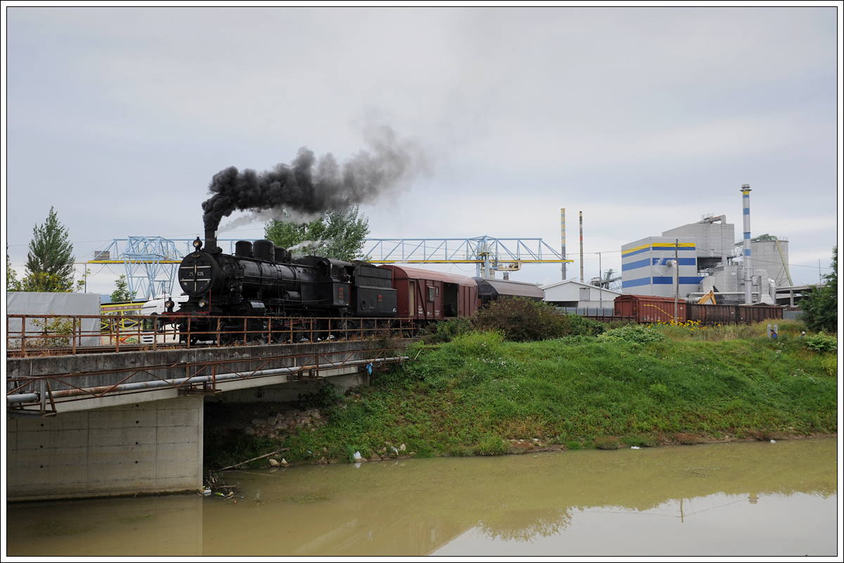SZ 25-026 bei ihrer Probefahrt im Industriegebiet in Celje am 24.9.2015.