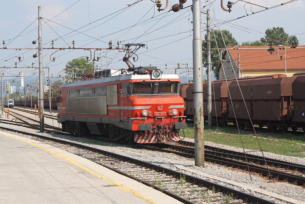 SZ 363-011 am 18.August 2013 im Bf. Ljubljana.

