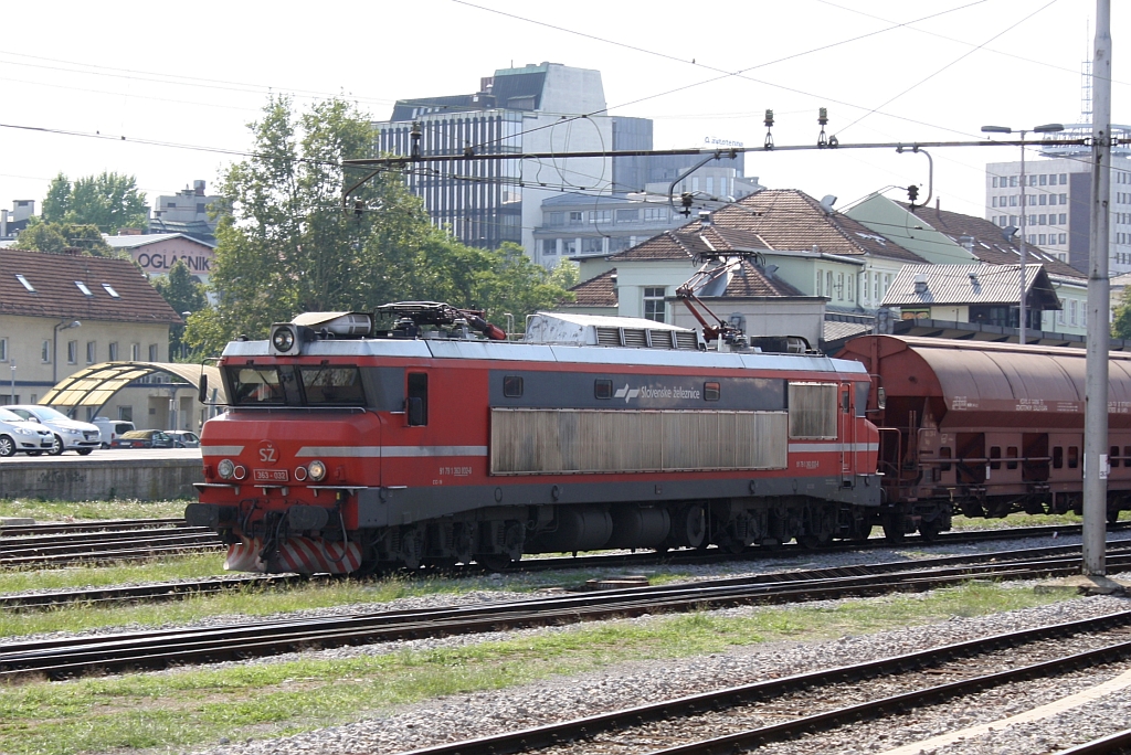 SZ 363-032 am 18.August 2013 im Bf. Ljubljana. 

